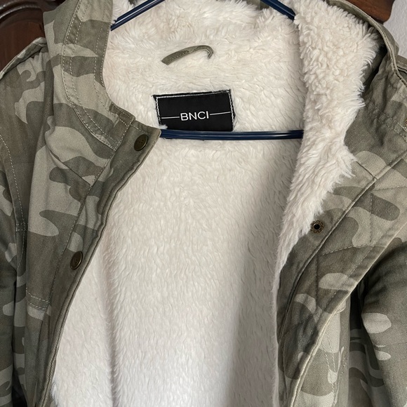 BNCI Camo Faux Fur Lined Hooded Coat Sz M - Picture 4 of 8